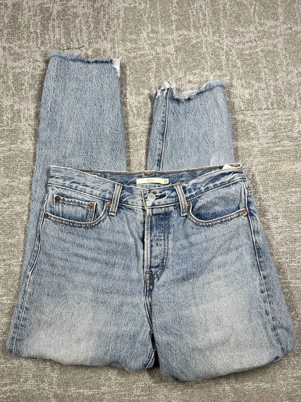 Levis Wedgie Slim Straight Denim Jean Women Size 28